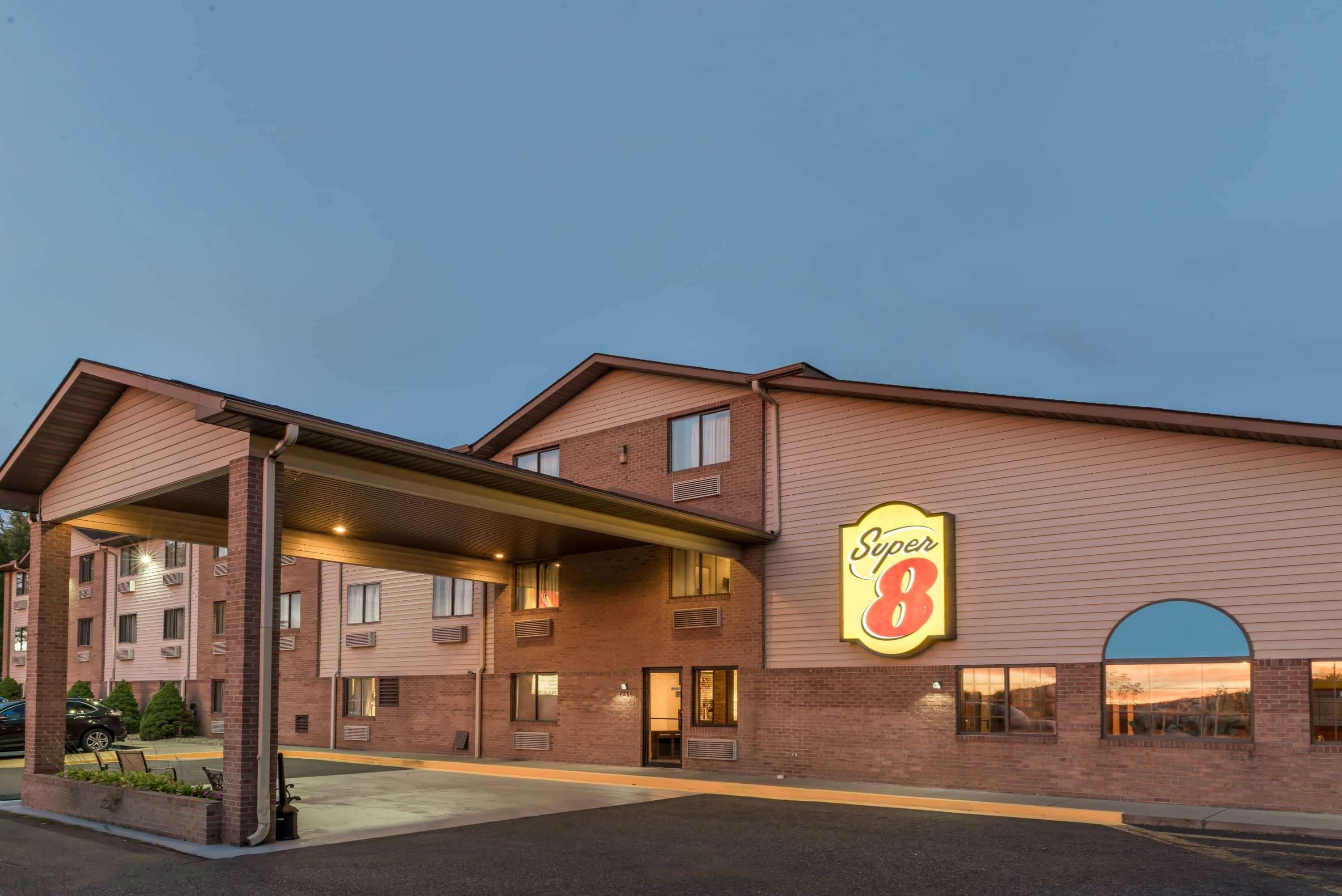 Super 8 By Wyndham Portsmouth Hotel Rosemount Exterior foto